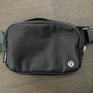 Everywhere Belt Bag